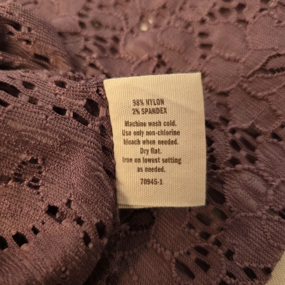 Lavendar Decree top, Size XL - Picture 9 of 9